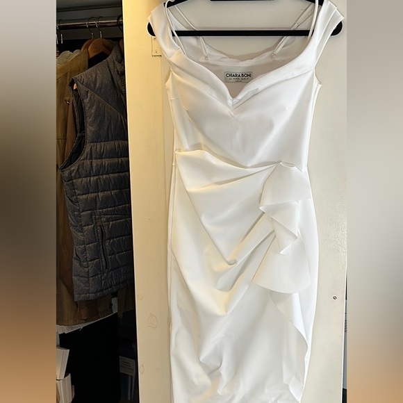 Chiara Boni La Petite Robe Off shoulder white midi dress. - Picture 9 of 9